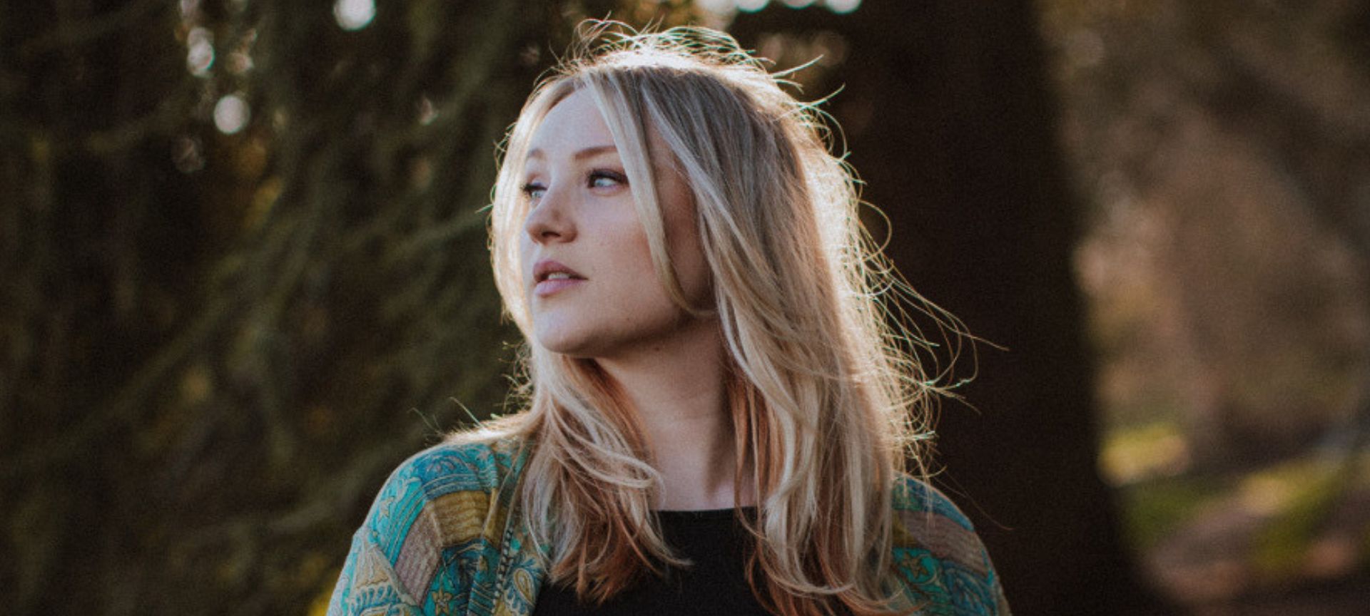 CLUB ROOM: Dolly Mavies