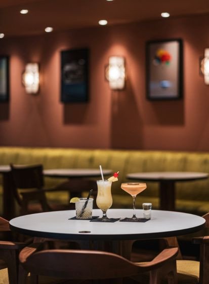 Café & Bar